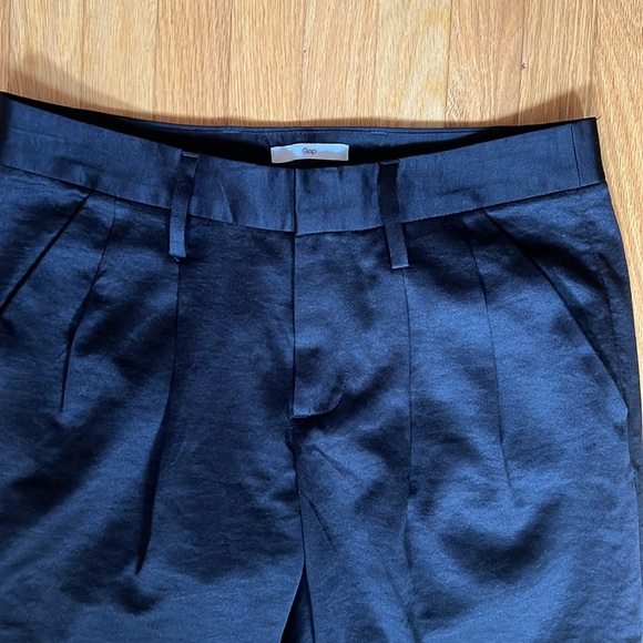 GAP skinny dress pants silk- like texture - Picture 2 of 6